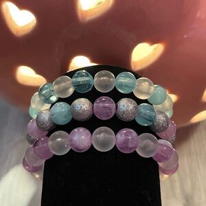 Plastic bracelet set🩷🩵🤍